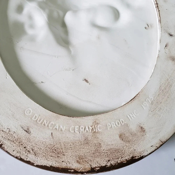 Vintage Set of 2 1975 Duncan Ceramics Cameo Lady Faces Wall Plaques. - Picture 6 of 12